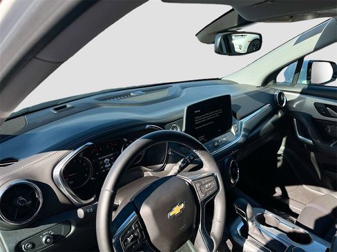 Used 2024 Chevrolet Blazer LT image 9