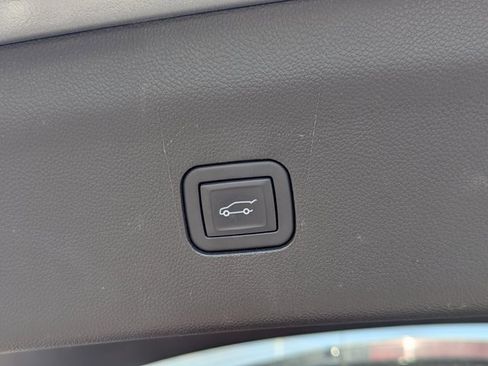 Used 2024 Buick Enclave Premium image 33