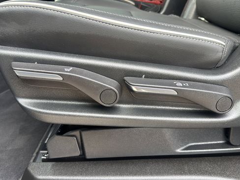 Used 2021 Cadillac Escalade ESV Premium Luxury image 25