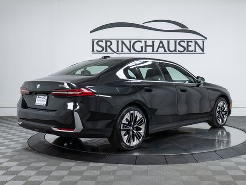 Used 2026 BMW 530i xDrive w/ Premium Package AWD/4WD image 5