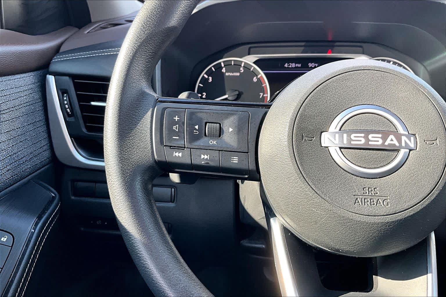 Used 2023 Nissan Rogue SV FWD image 24