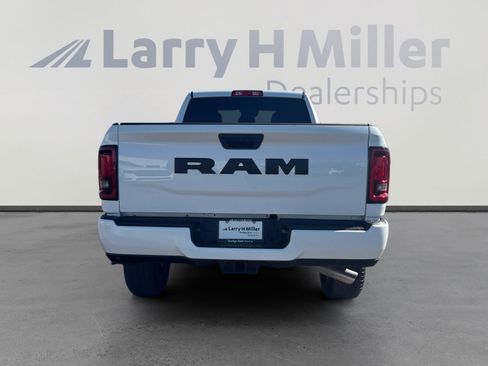 Used 2025 RAM 3500 Big Horn AWD/4WD image 4