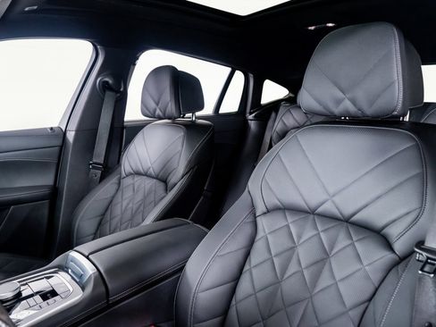 Used 2024 BMW X6 M60i image 3