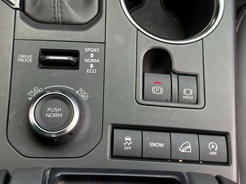 Used 2021 Toyota Highlander XSE AWD/4WD image 22