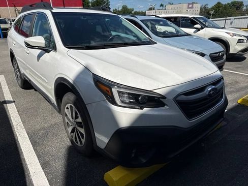 Used 2022 Subaru Outback Premium AWD/4WD image 2