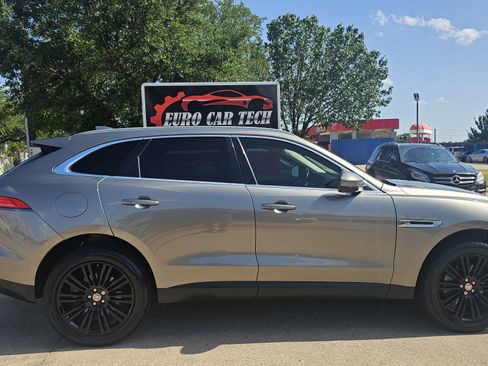 Used 2018 Jaguar F-PACE Portfolio image 7