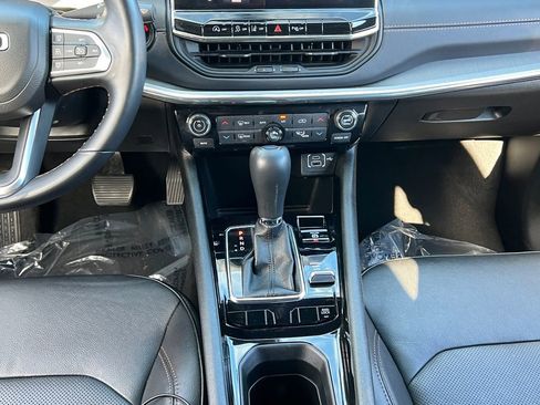 Used 2022 Jeep Compass Limited image 13