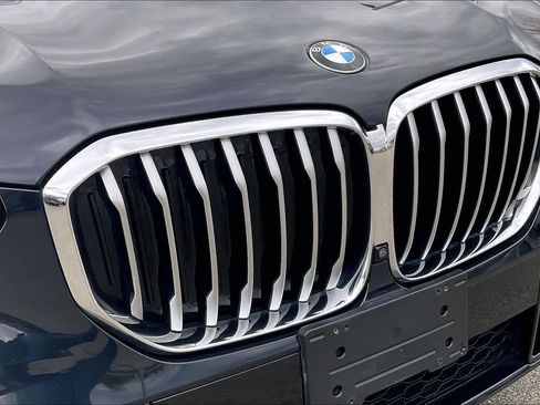Used 2021 BMW X5 xDrive40i w/ M Sport Package AWD/4WD image 31