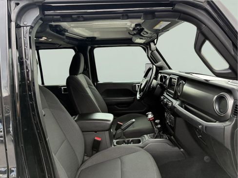 Used 2022 Jeep Gladiator Willys image 12