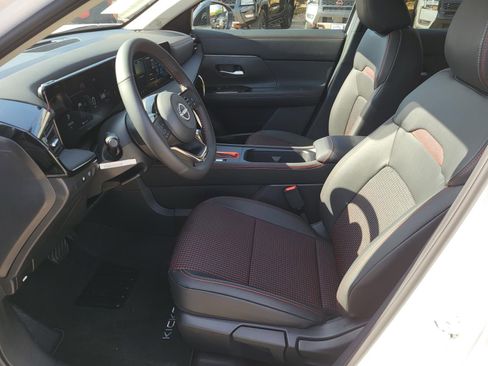 New 2026 Nissan Kicks SR FWD image 19