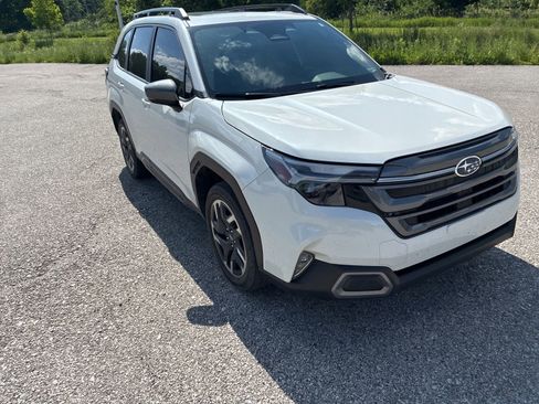 Certified 2025 Subaru Forester Limited AWD/4WD image 8
