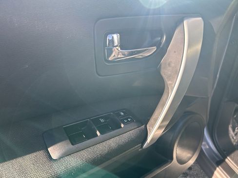 Used 2015 Nissan Rogue S w/ Convenience Package image 18