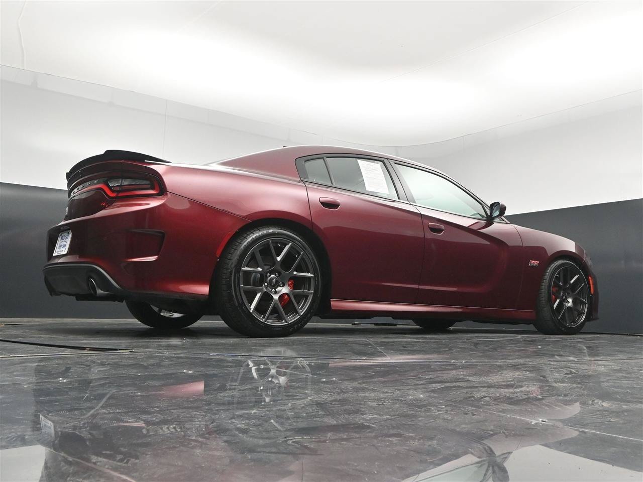 Used 2017 Dodge Charger R/T Scat Pack w/ Technology Group RWD image 33