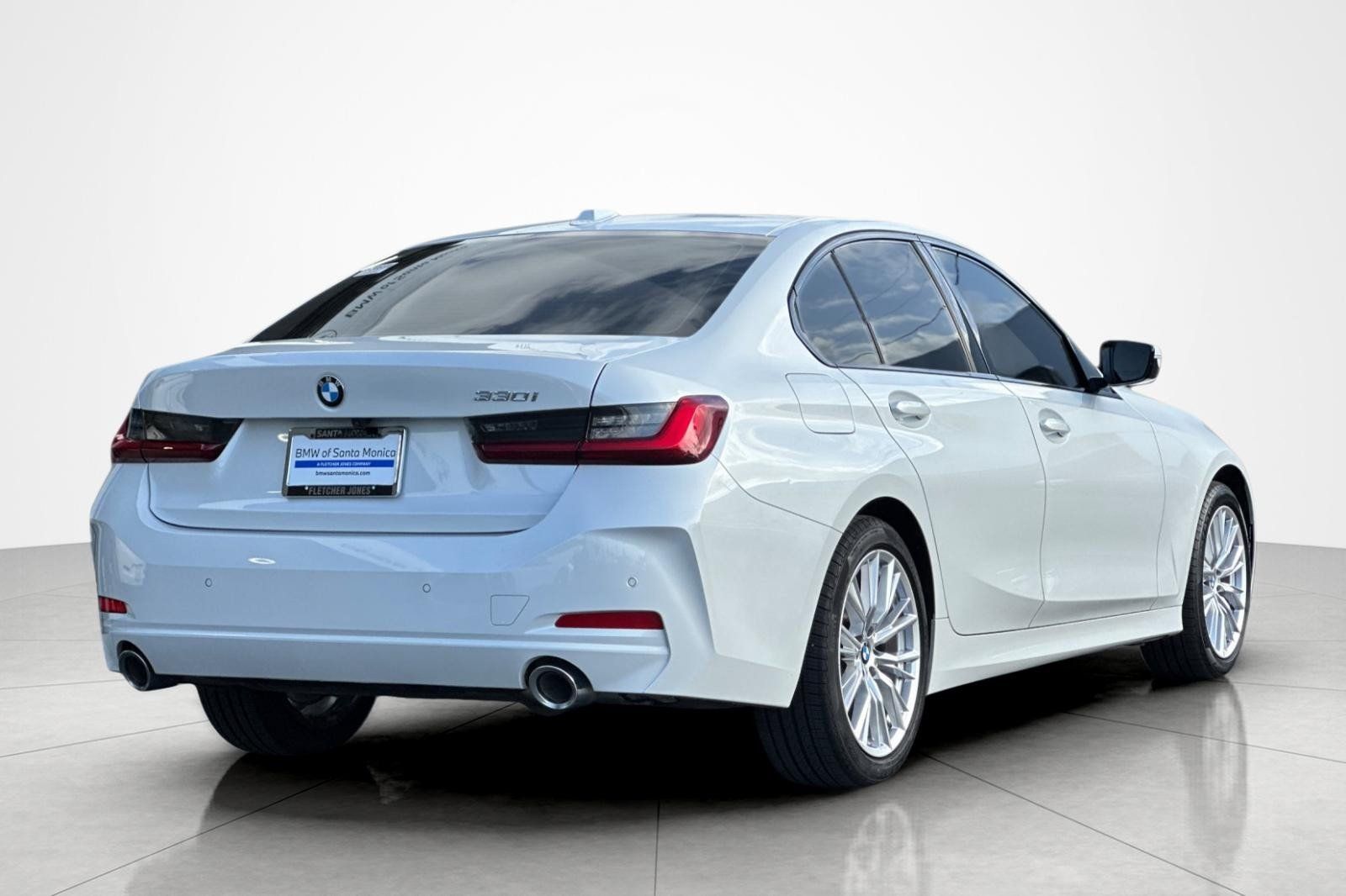 Used 2023 BMW 330i Sedan w/ Driving Assistance Package RWD image 5