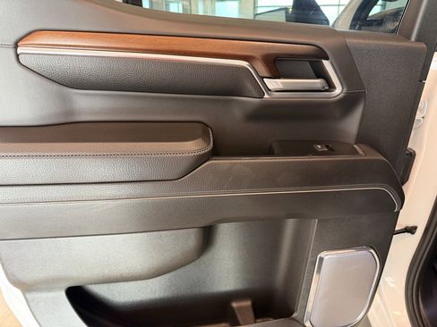 Used 2024 GMC Sierra 1500 Denali image 25