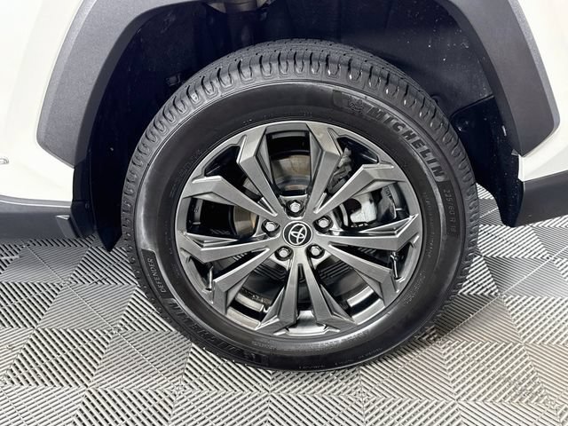 Used 2022 Toyota RAV4 Limited AWD/4WD image 4