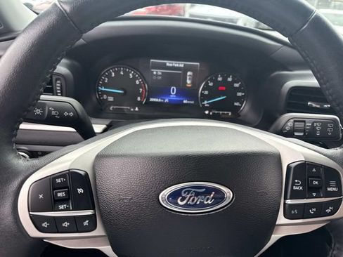 Used 2024 Ford Explorer XLT AWD/4WD image 34