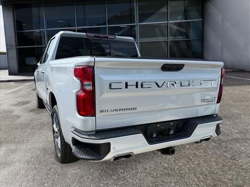 Used 2022 Chevrolet Silverado 1500 High Country w/ High Country Premium Package AWD/4WD image 3