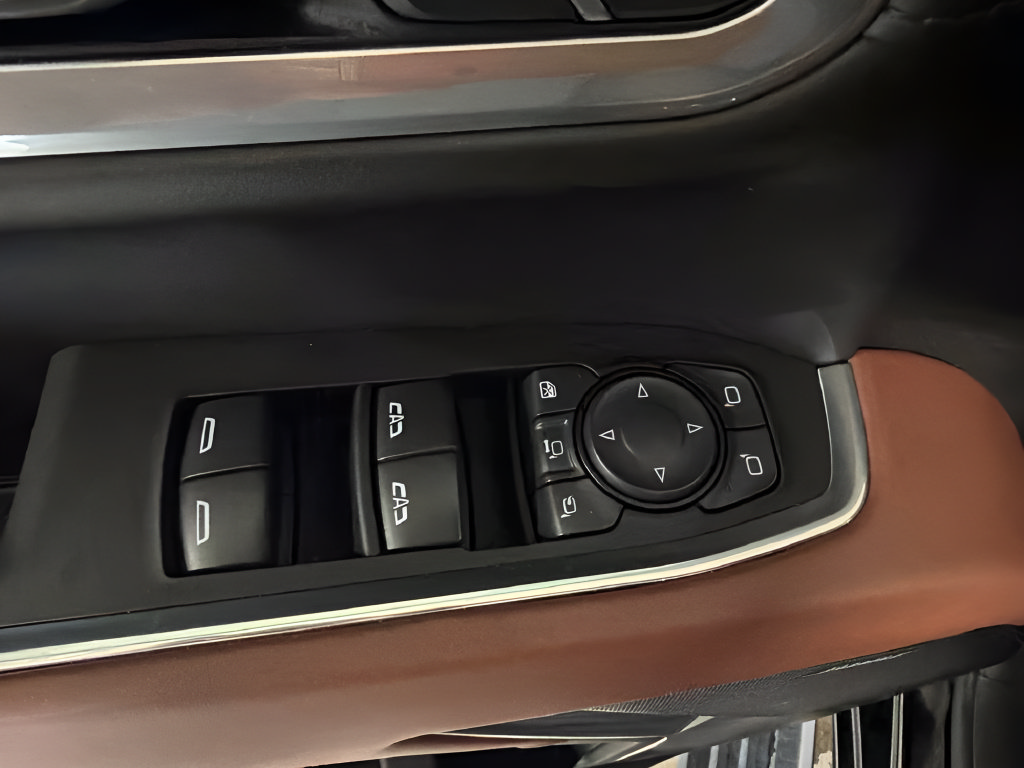 Certified 2025 GMC Sierra 2500 Denali Ultimate w/ LPO, GMC Protection Package AWD/4WD image 16