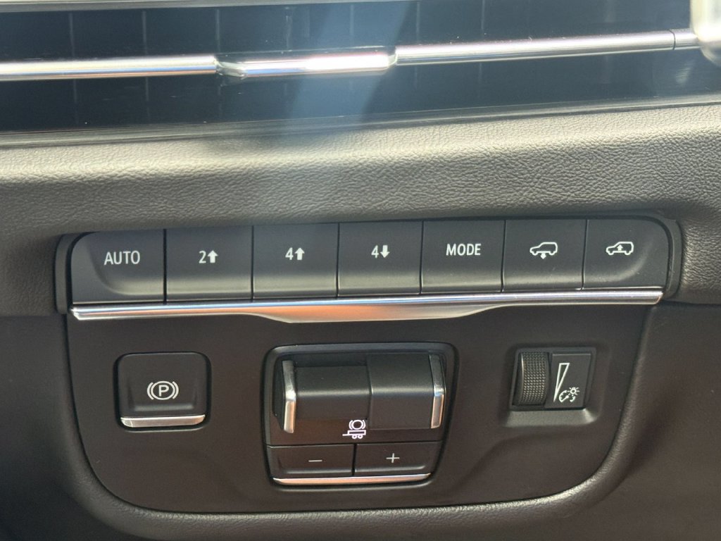 Used 2025 Cadillac Escalade Sport w/ Touring Package AWD/4WD image 24