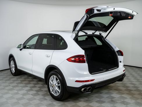 Used 2015 Porsche Cayenne S image 33