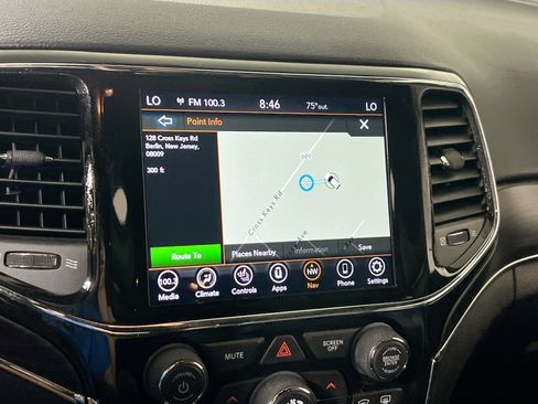 Used 2022 Jeep Grand Cherokee Limited image 12