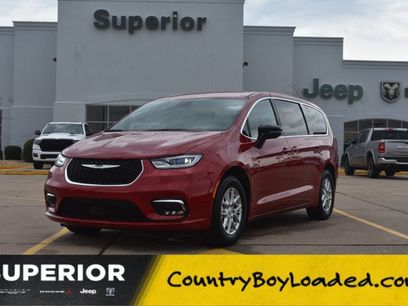 New 2026 Chrysler Pacifica Select