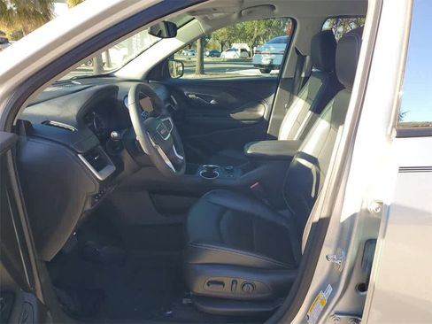 Used 2022 GMC Terrain SLT w/ Infotainment Package II image 21