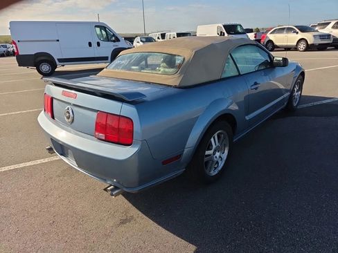 Used 2006 Ford Mustang GT RWD image 2