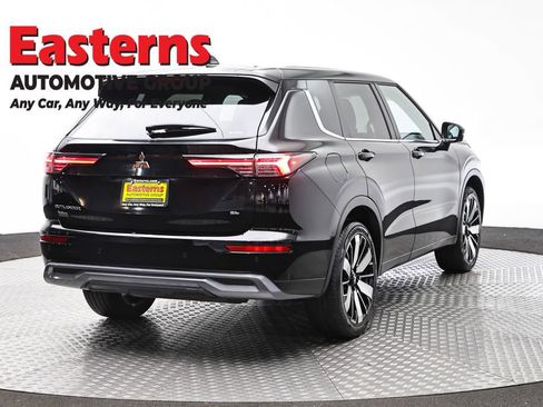 Used 2025 Mitsubishi Outlander SE AWD/4WD image 5
