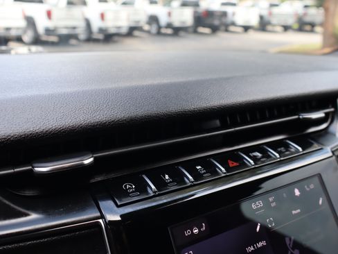 Used 2023 Jeep Grand Cherokee Altitude RWD image 79