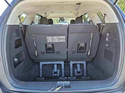 New 2026 Kia Carnival LX image 19