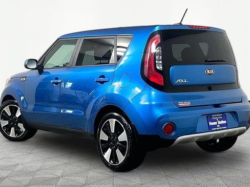 Used 2019 Kia Soul + FWD image 11