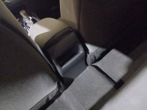 Used 2022 Toyota Corolla LE image 21