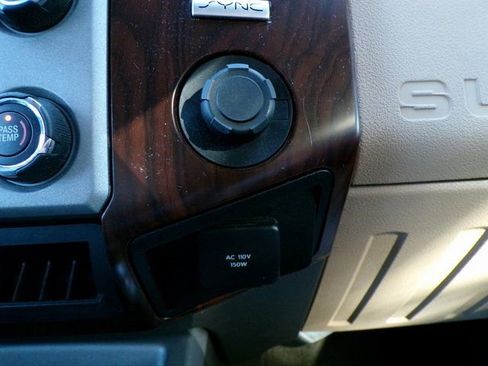 Used 2015 Ford F350 Lariat image 33