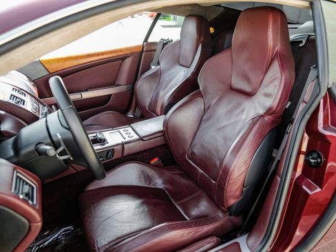 Used 2005 Aston Martin DB9 Coupe RWD image 33