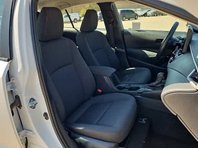 Used 2025 Toyota Corolla LE FWD image 18