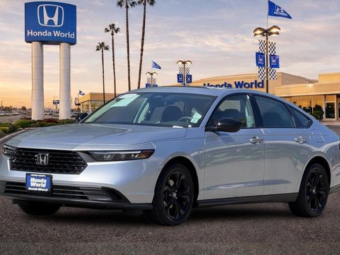 Certified 2025 Honda Accord SE image 2