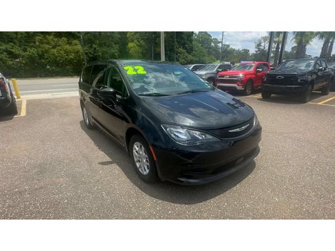 Used 2022 Chrysler Voyager LX FWD image 8