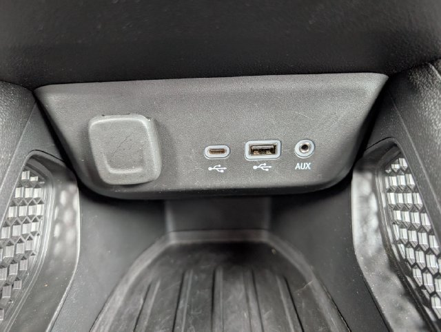 Used 2023 Chevrolet TrailBlazer LT w/ Convenience Package FWD image 23