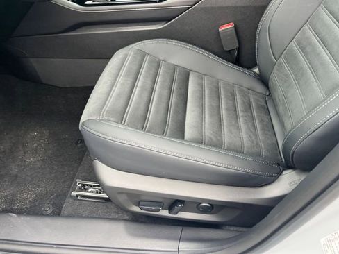 New 2026 Mitsubishi Outlander LE FWD image 16