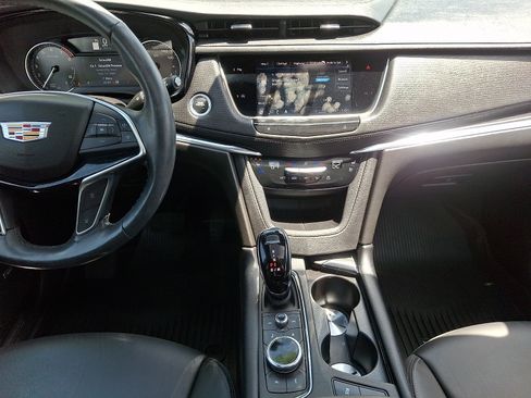 Used 2023 Cadillac XT5 Premium Luxury AWD/4WD image 15