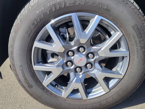 Used 2023 GMC Acadia SLT w/ Technology Package image 7