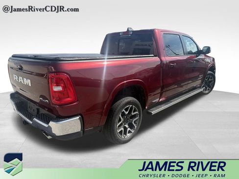 Used 2025 RAM 1500 Laramie AWD/4WD image 5