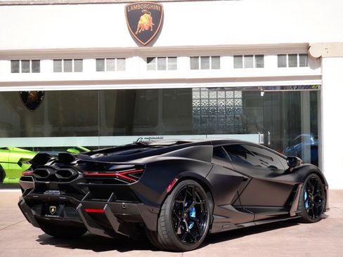 Used 2025 Lamborghini Revuelto AWD/4WD image 3
