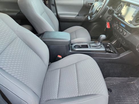 Used 2022 Toyota Tacoma SR image 14