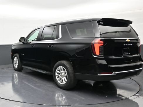 Used 2025 Chevrolet Tahoe LS RWD image 3
