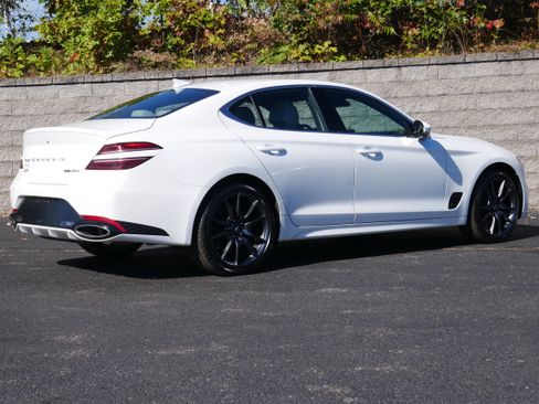 Used 2022 Genesis G70 3.3T image 7