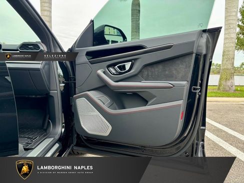 Used 2024 Lamborghini Urus S AWD/4WD image 24