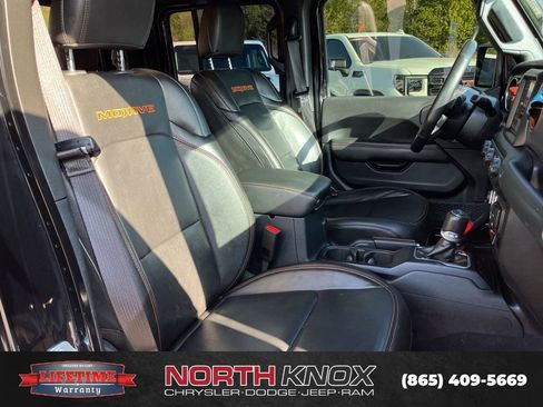 Used 2023 Jeep Gladiator Mojave w/ Cold Weather Group image 11
